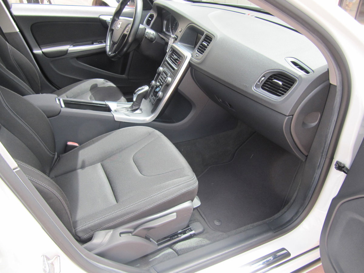 Volvo V60 D2 1.6 Powershift (7)