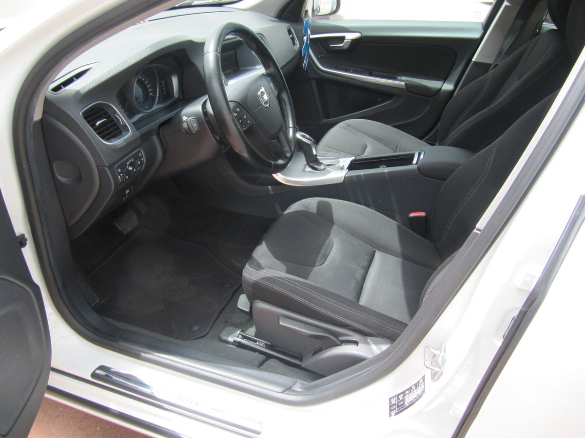 Volvo V60 D2 1.6 Powershift (9)