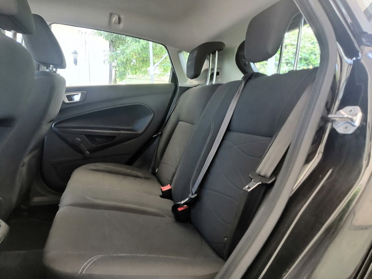 Ford Fiesta Plus 1.5 TDCi 75CV 3 porte (4)
