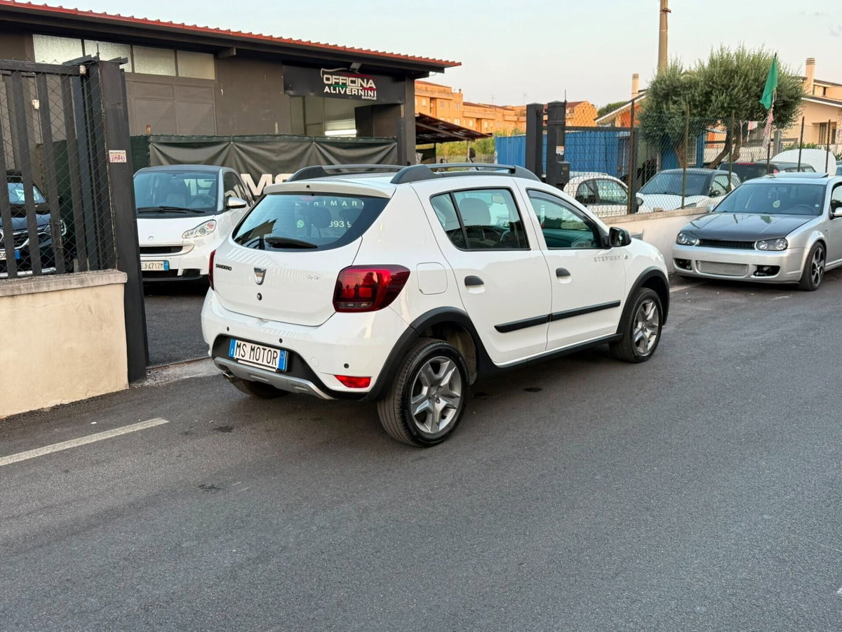 Dacia Sandero 1.5 dCi 8V 90CV Start&Stop Serie Speciale Wow (2)