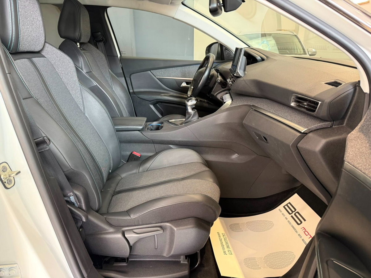 Peugeot 3008 BlueHDi 130 S&S EAT8 Allure Pack (16)