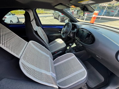 Toyota Aygo X 1.0 VVT-i 72 CV 5 porte Limited Air (11)