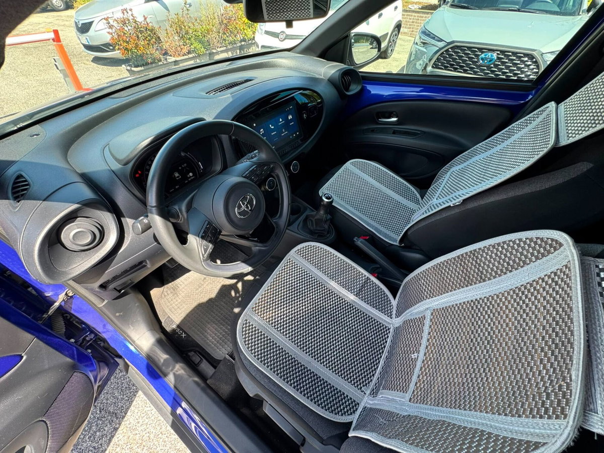 Toyota Aygo X 1.0 VVT-i 72 CV 5 porte Limited Air (9)