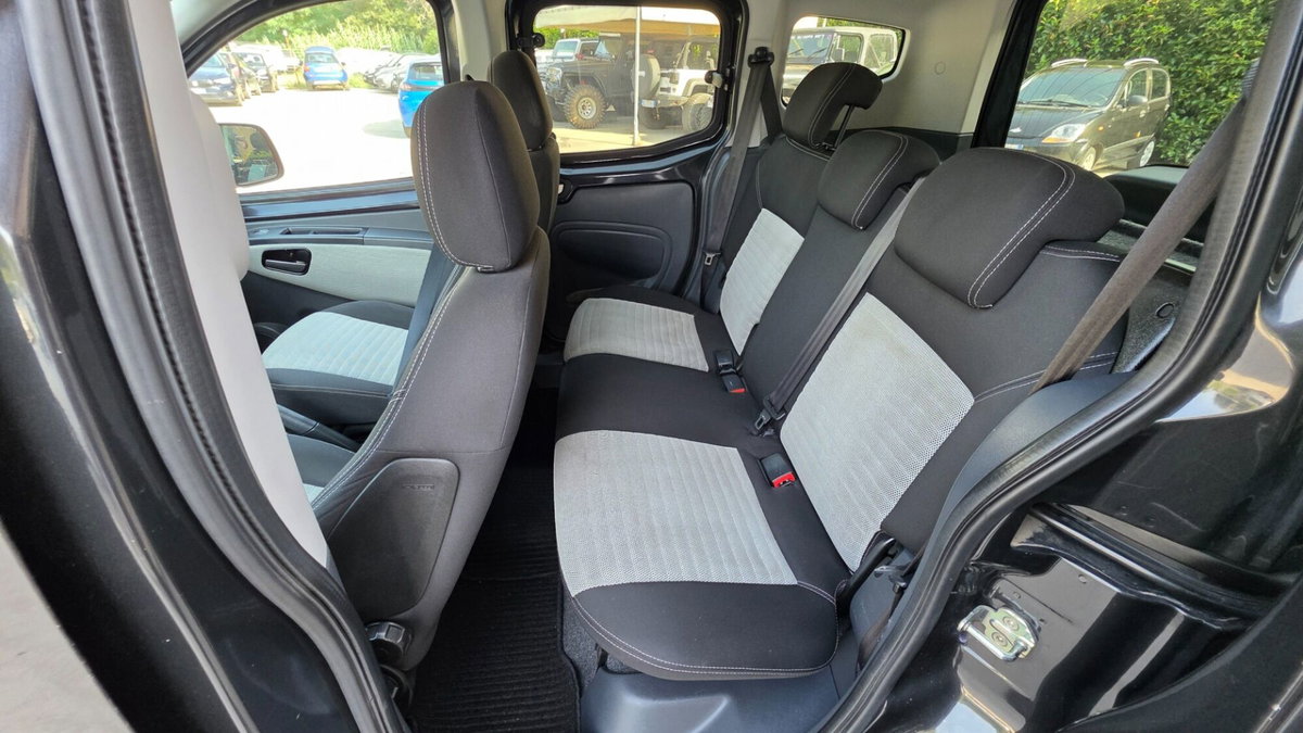 Fiat Qubo 1.3 MJT 75 CV Trekking (11)