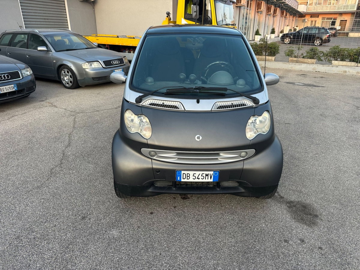 smart Fortwo 700 coupé pure (37 kW)