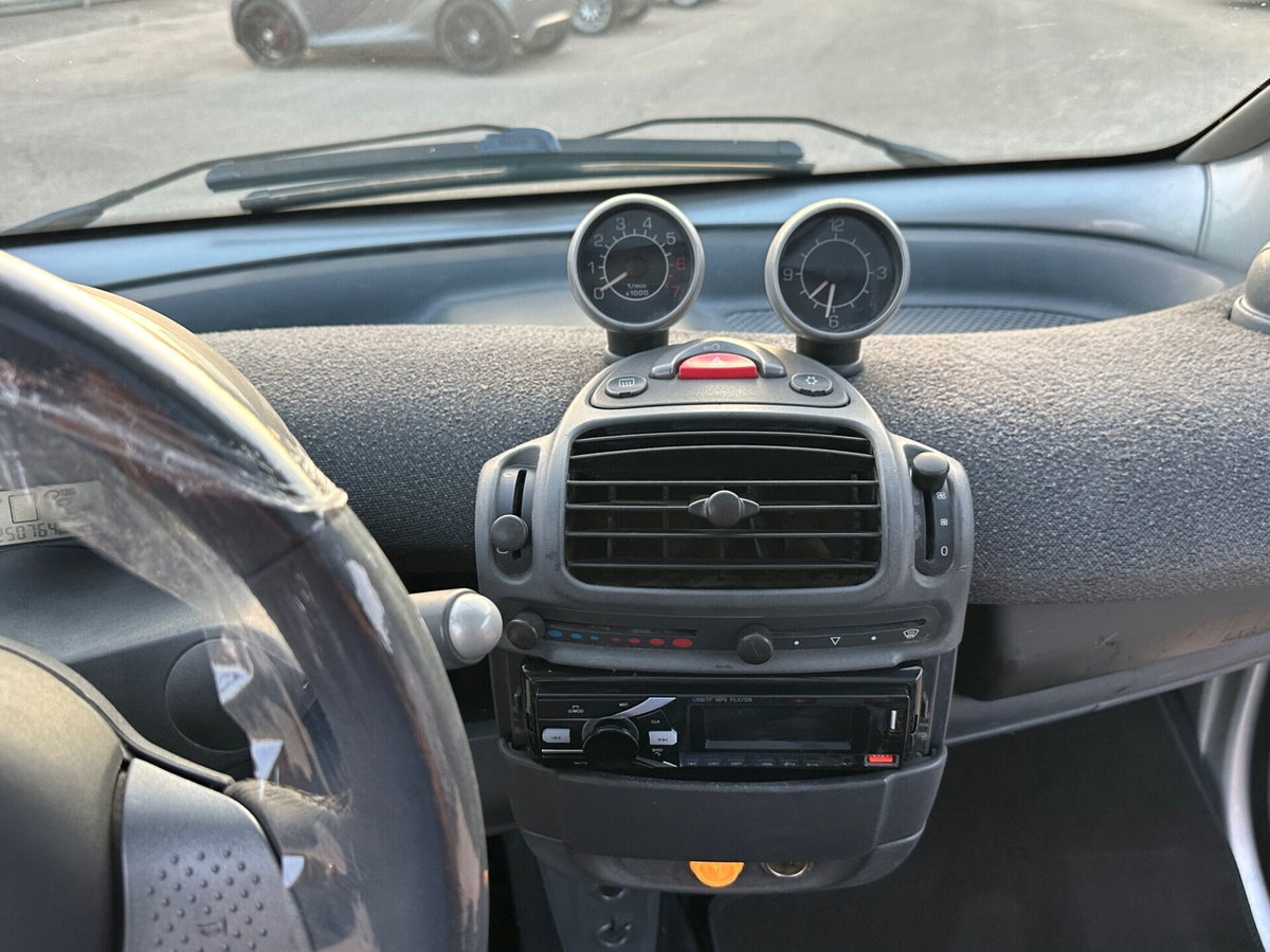 smart Fortwo 700 coupé pure (37 kW) (13)