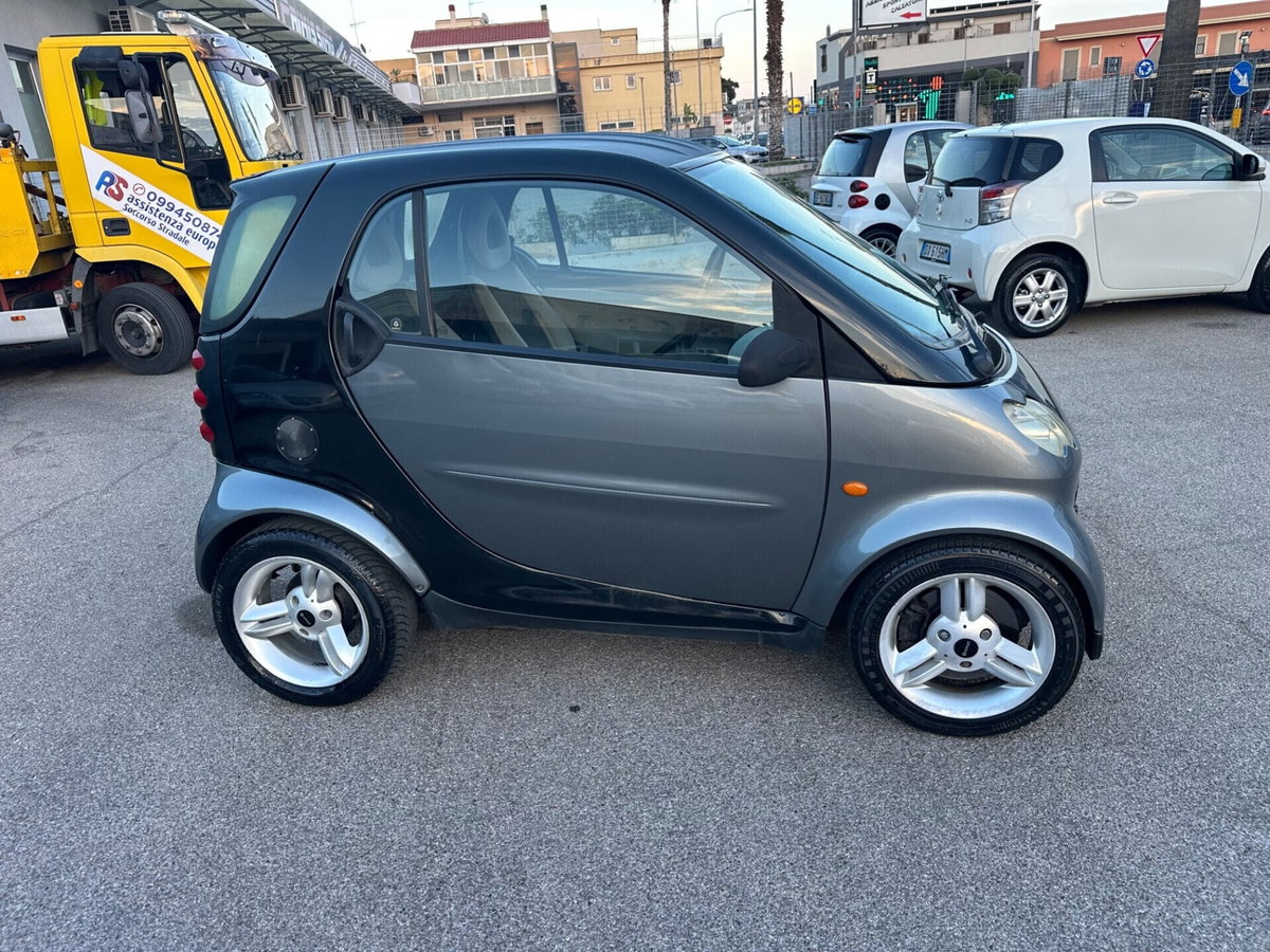 smart Fortwo 800 coupé pure cdi (3)