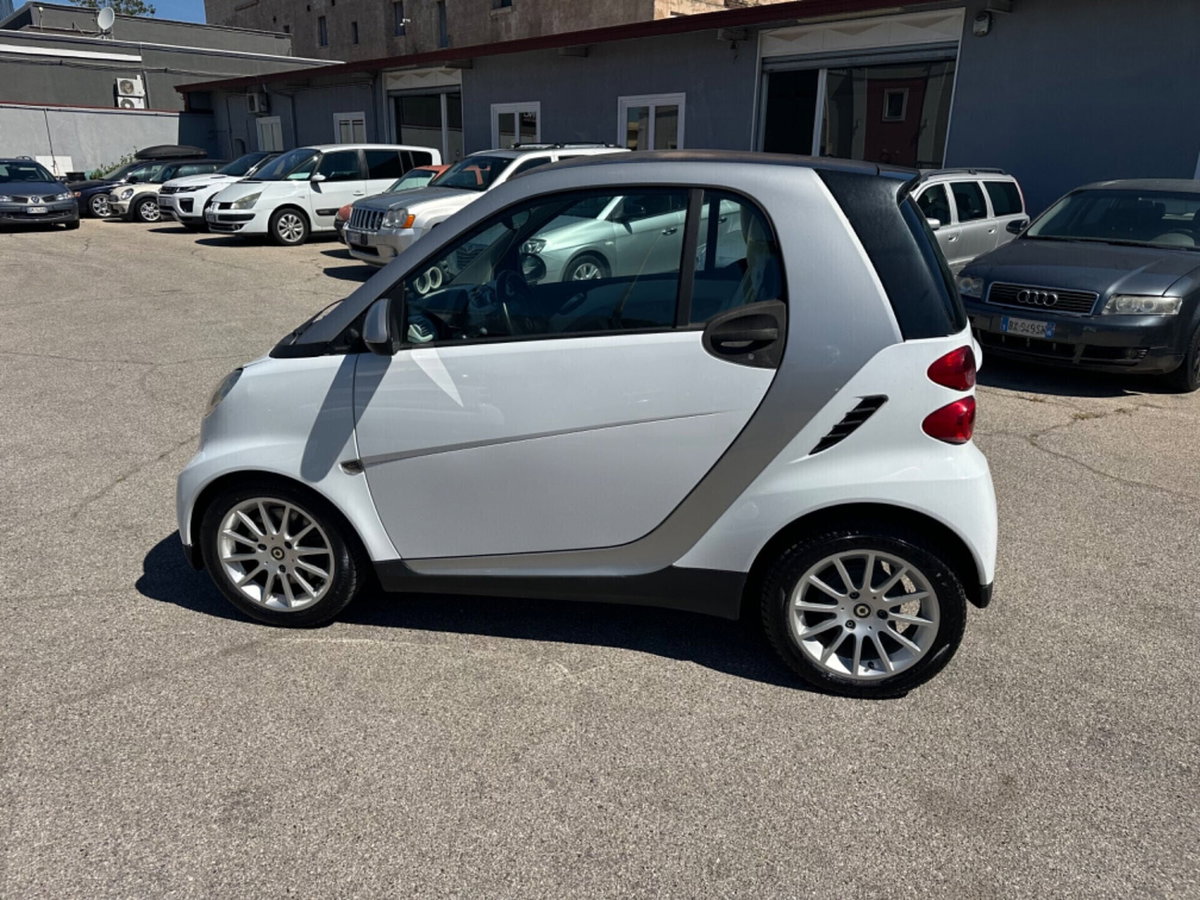 smart Fortwo 1000 52 kW MHD coupé pulse (9)