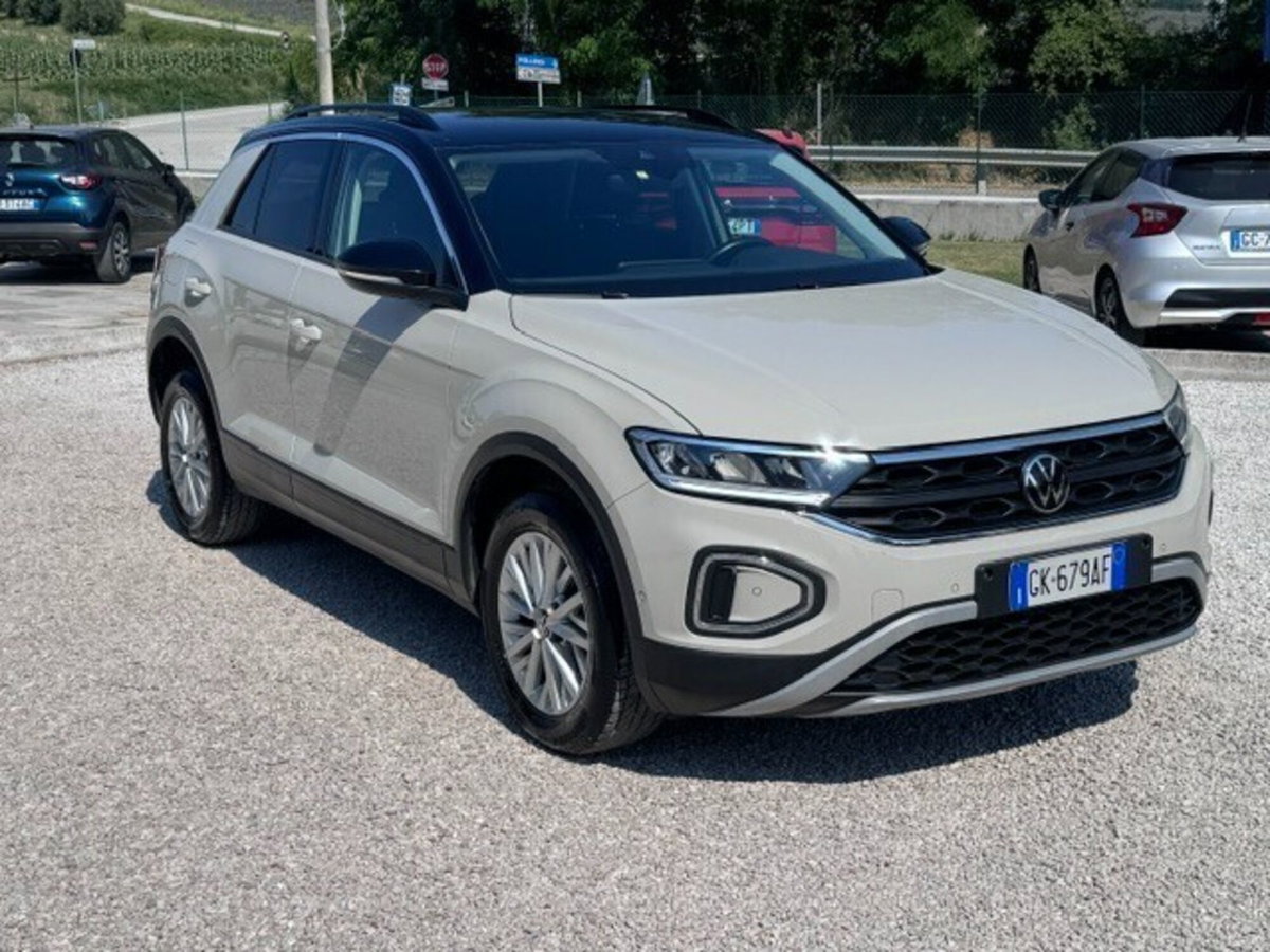 Volkswagen T-Roc 1.0 TSI Life (3)