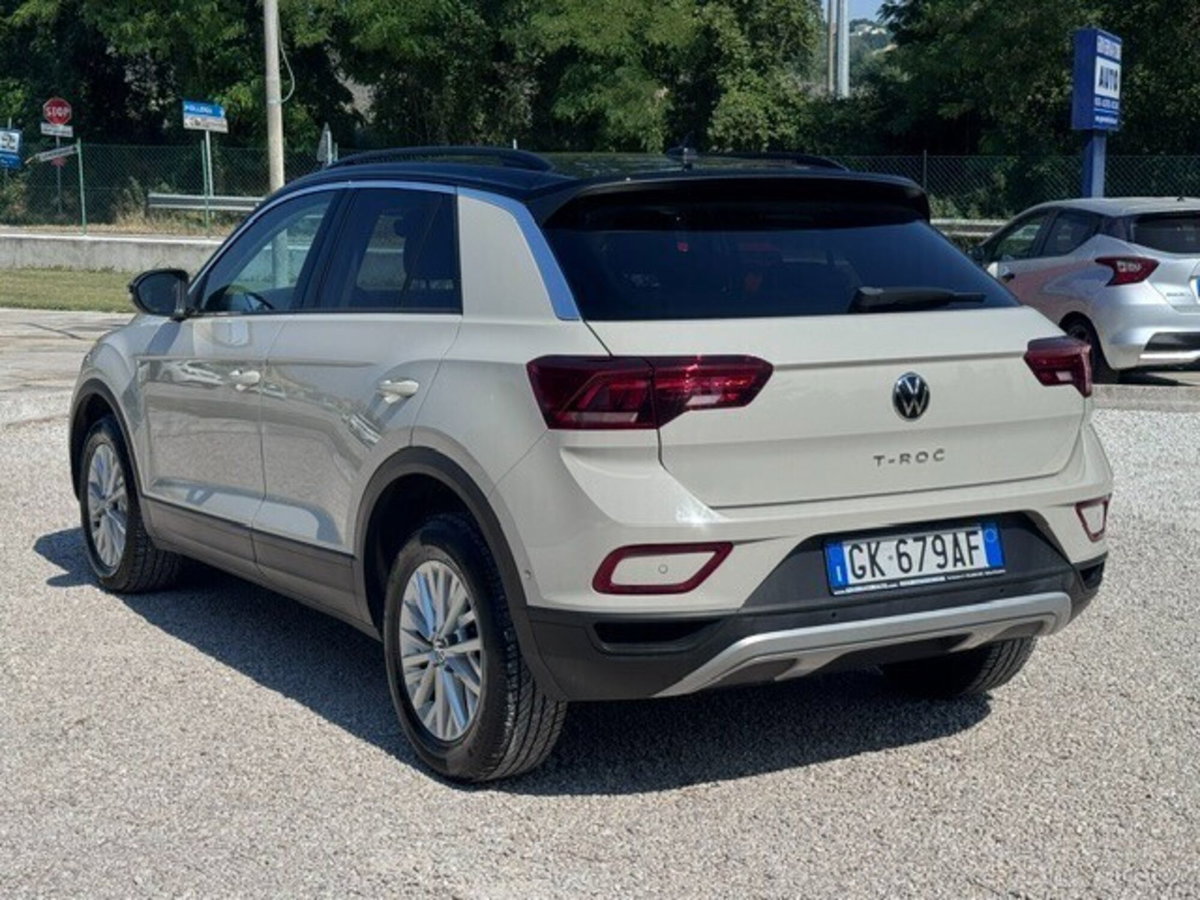Volkswagen T-Roc 1.0 TSI Life (5)