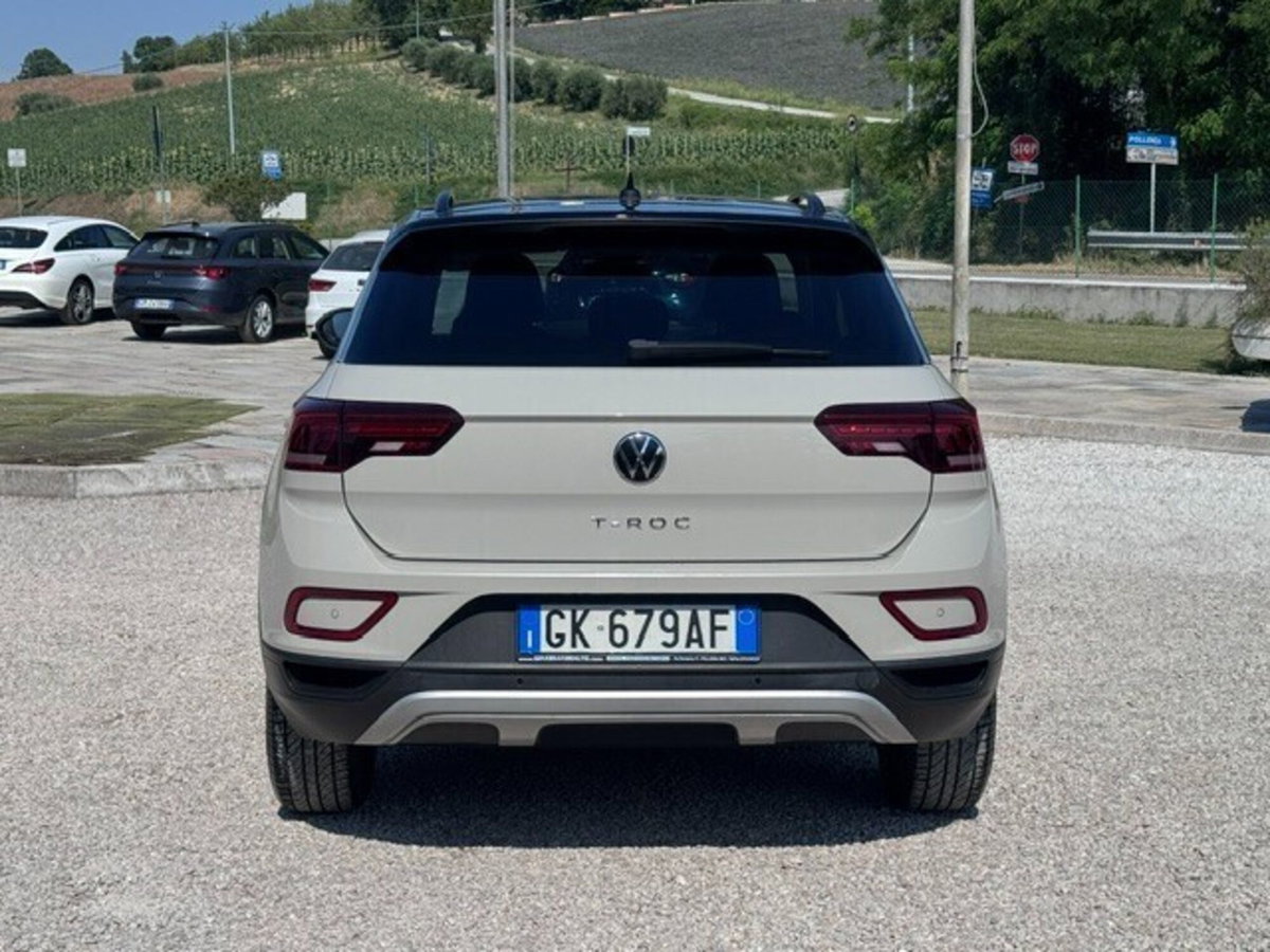 Volkswagen T-Roc 1.0 TSI Life (6)
