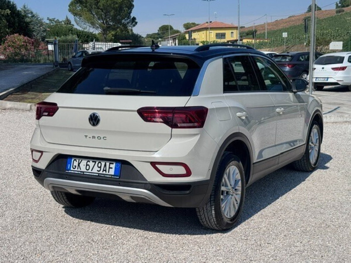 Volkswagen T-Roc 1.0 TSI Life (7)