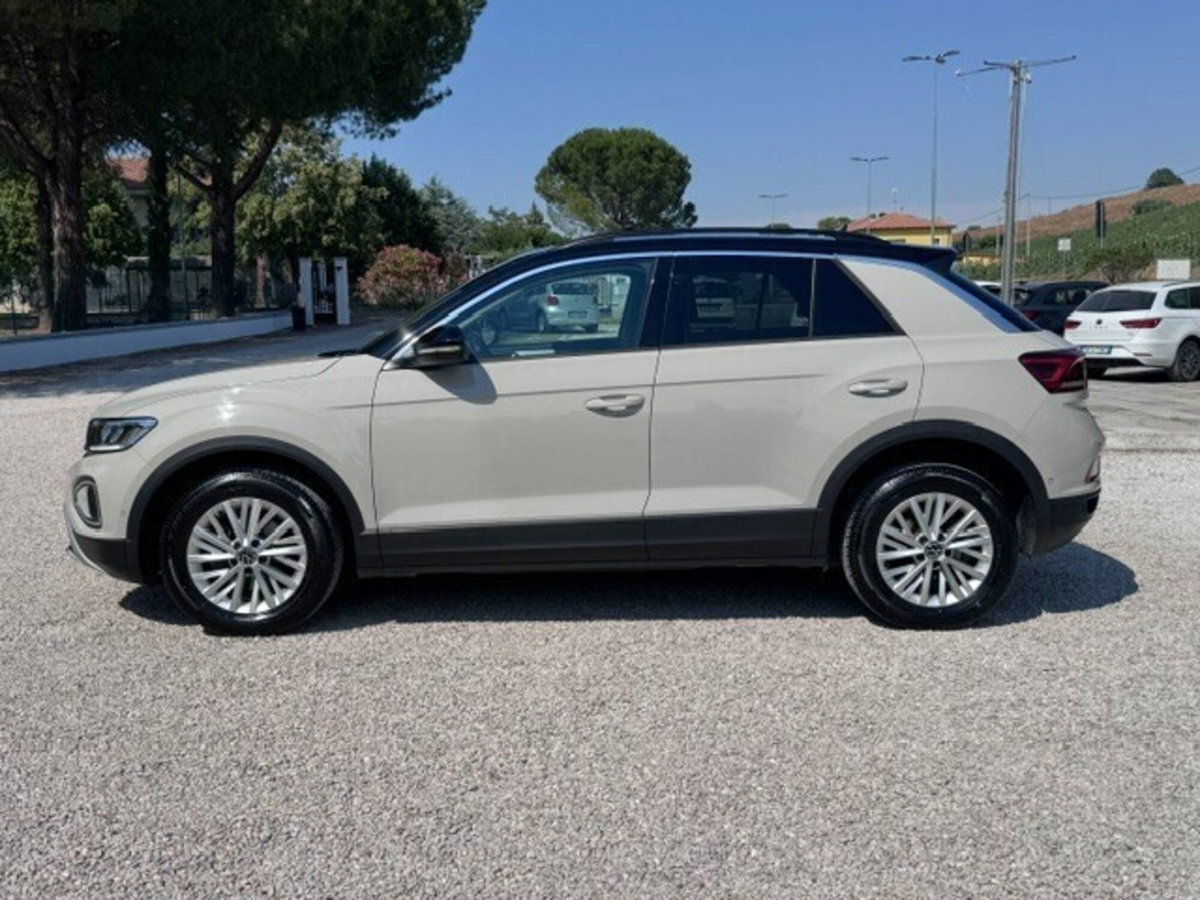 Volkswagen T-Roc 1.0 TSI Life (8)