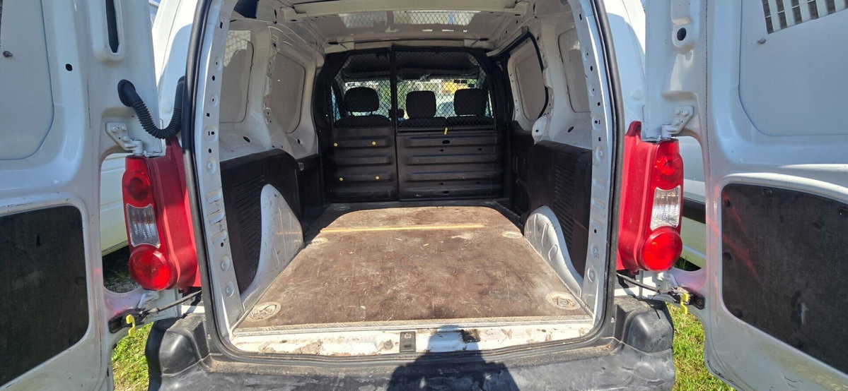 Peugeot Partner 1.6 HDi 115CV Style (15)