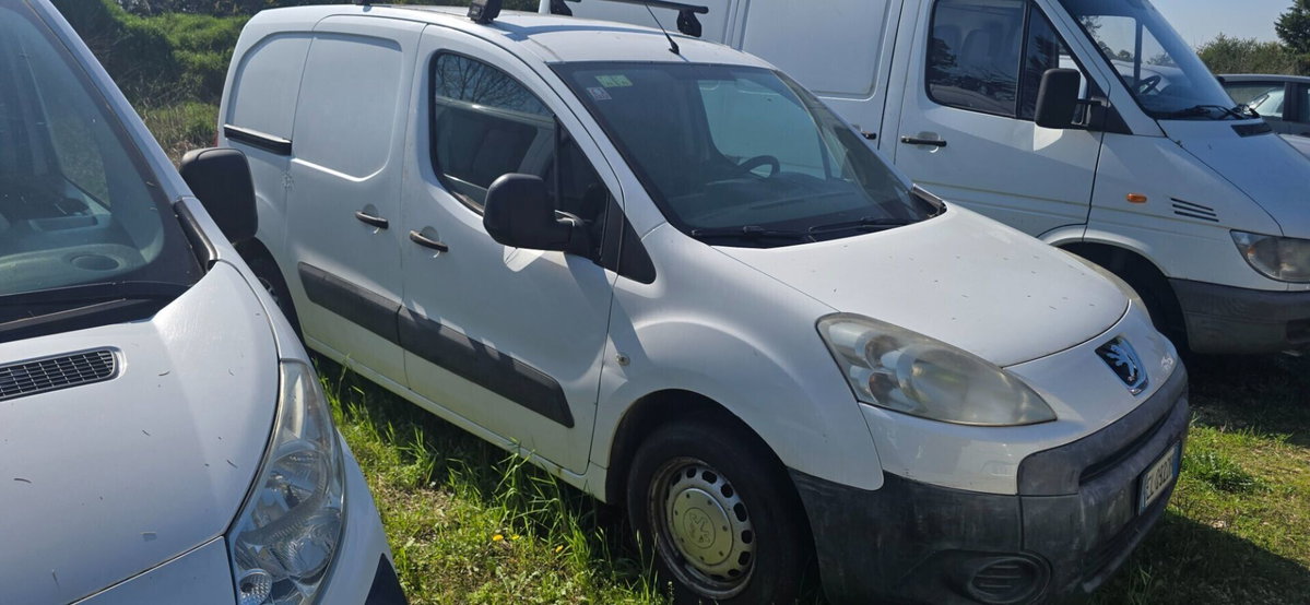 Peugeot Partner 1.6 HDi 115CV Style (2)