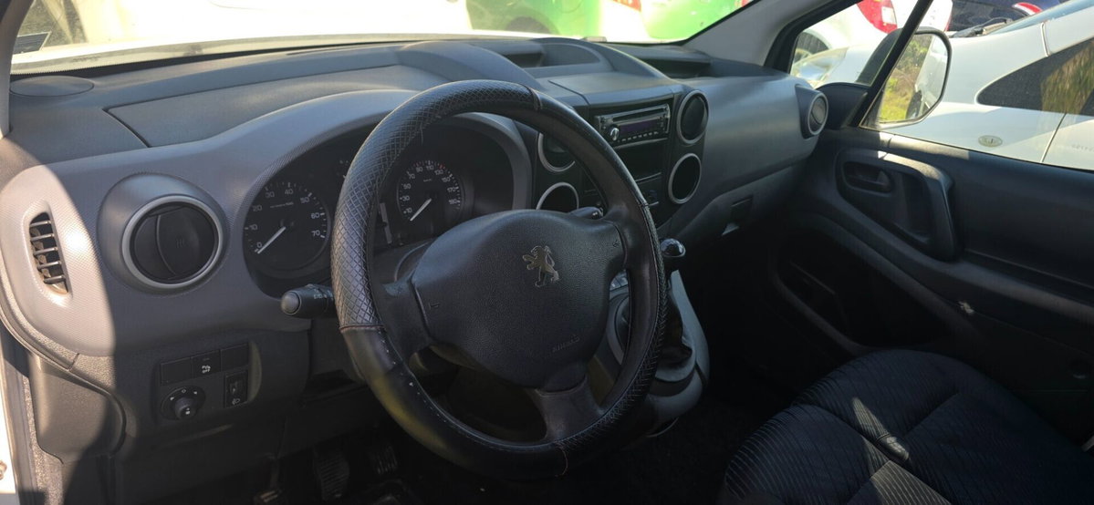 Peugeot Partner 1.6 HDi 115CV Style (9)