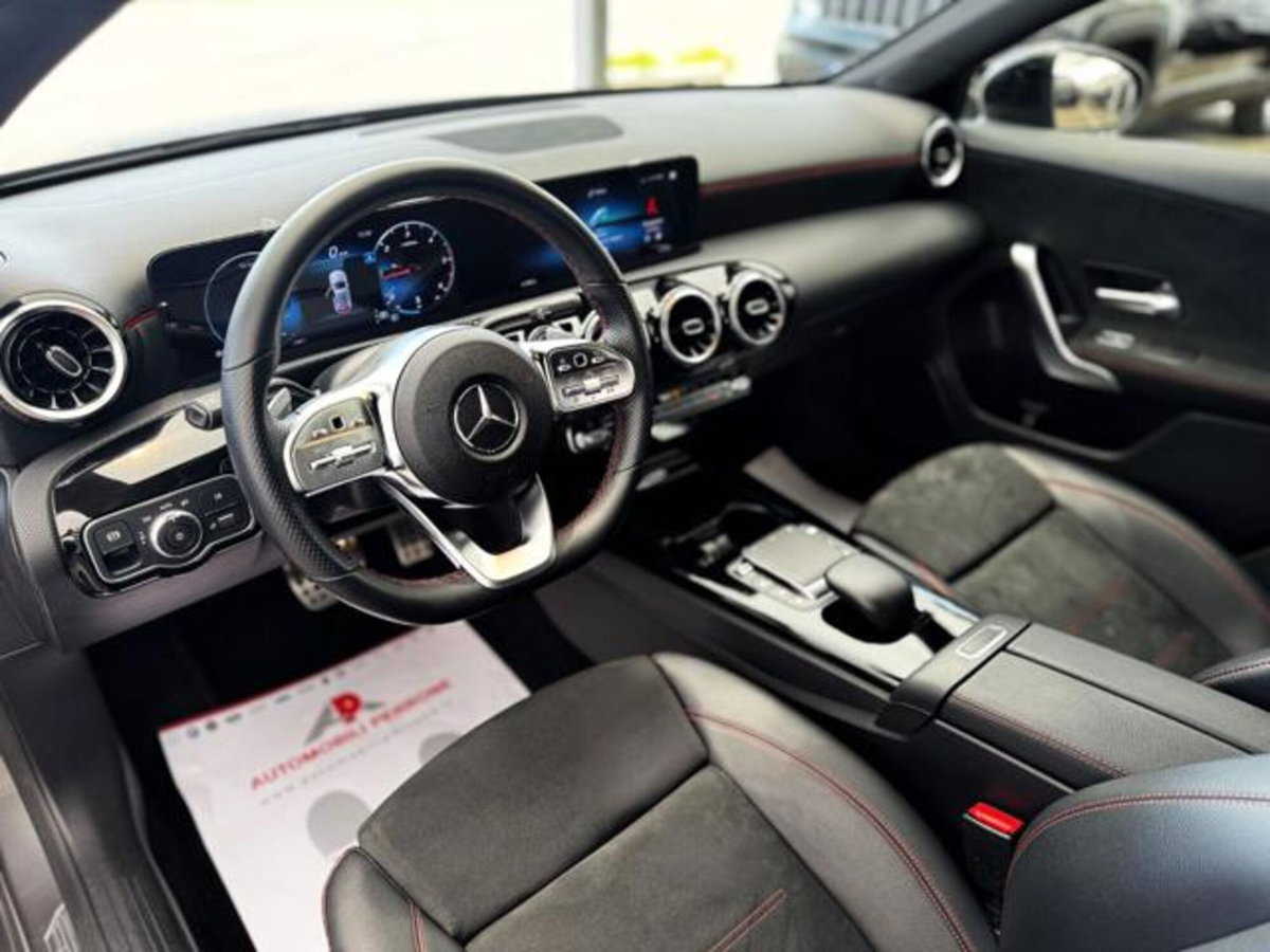 Mercedes-Benz Classe A Sedan 180 d Automatic 4p. Premium (5)