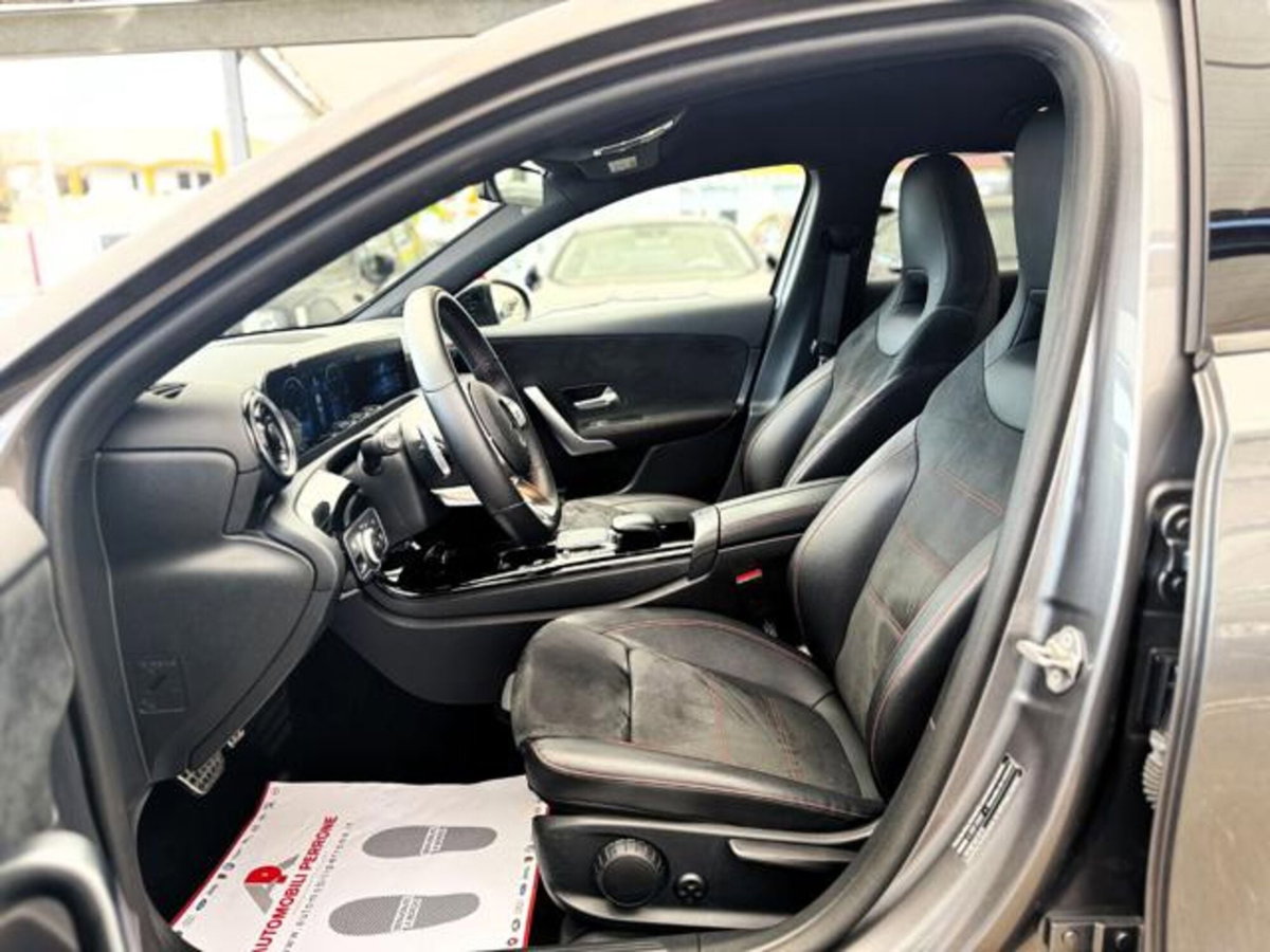 Mercedes-Benz Classe A Sedan 180 d Automatic 4p. Premium (6)