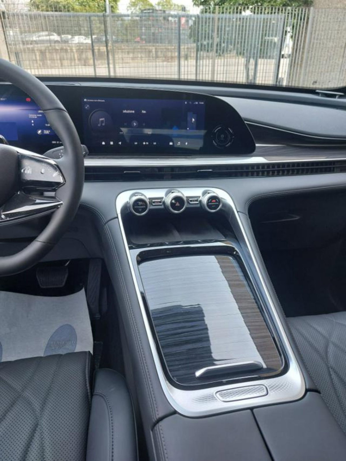 Omoda Omoda 9 SHS-P 1.5 tgdi phev Premium i-awd (10)