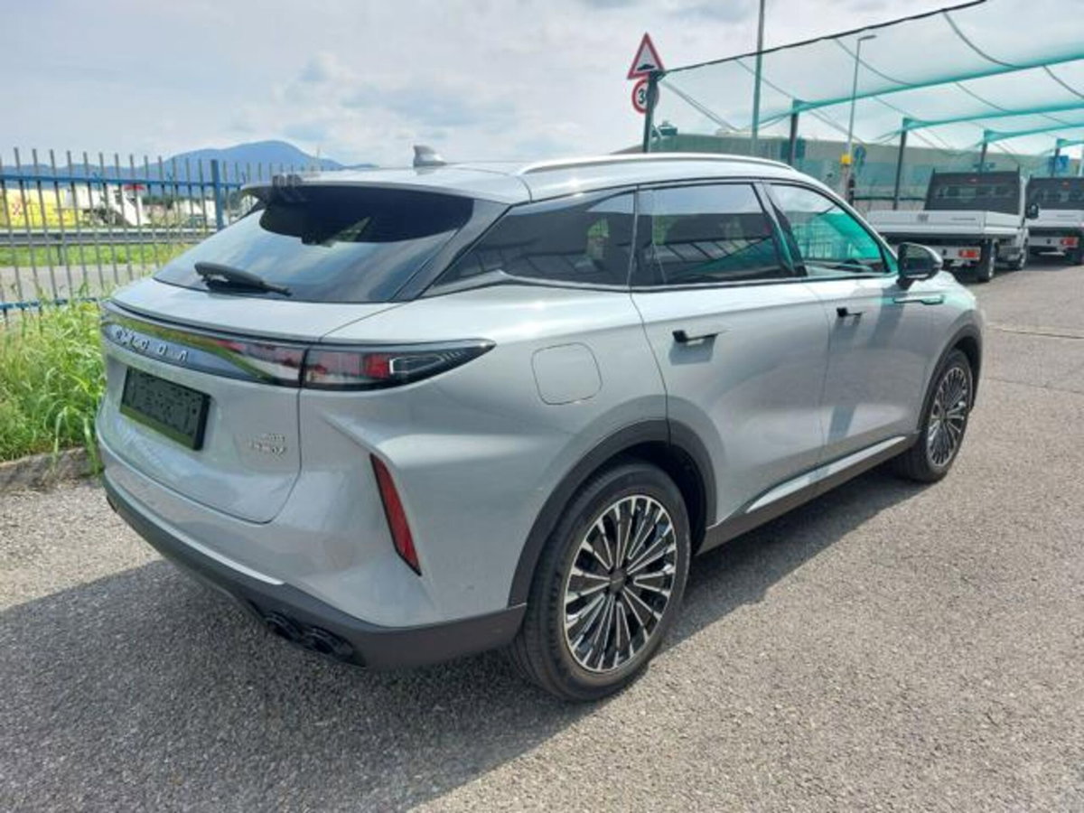 Omoda Omoda 9 SHS-P 1.5 tgdi phev Premium i-awd (3)