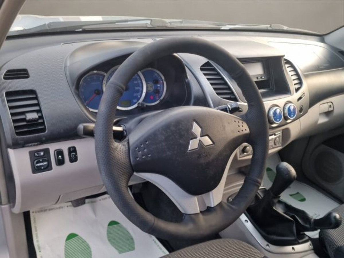 Mitsubishi L200 2.5 DI-D/136CV Double Cab Invite (10)