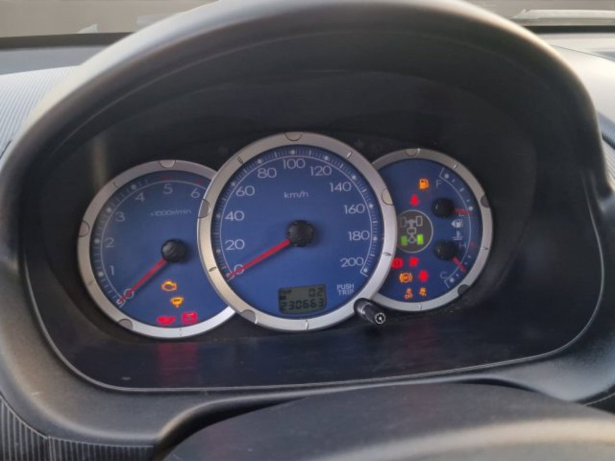Mitsubishi L200 2.5 DI-D/136CV Double Cab Invite (11)