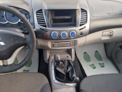 Mitsubishi L200 2.5 DI-D/136CV Double Cab Invite (16)