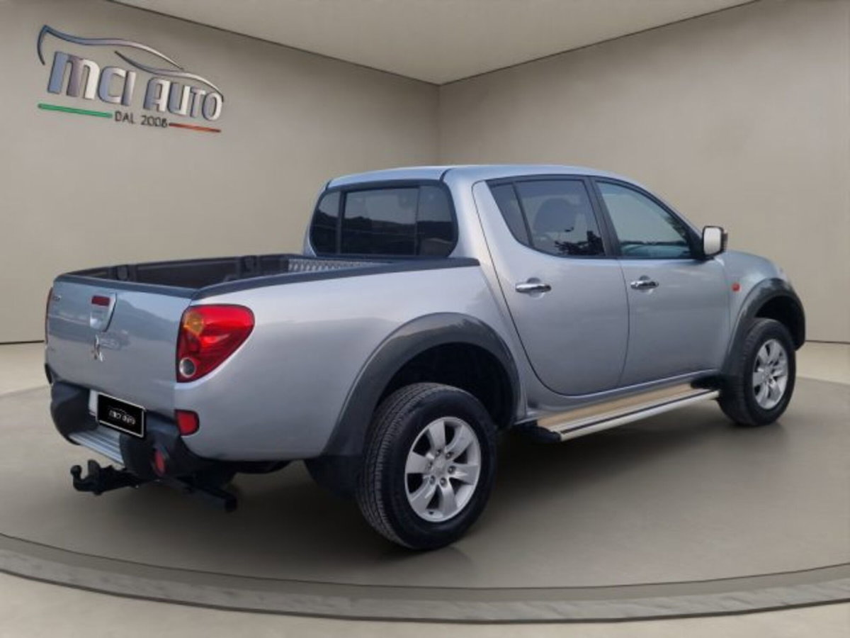 Mitsubishi L200 2.5 DI-D/136CV Double Cab Invite (5)