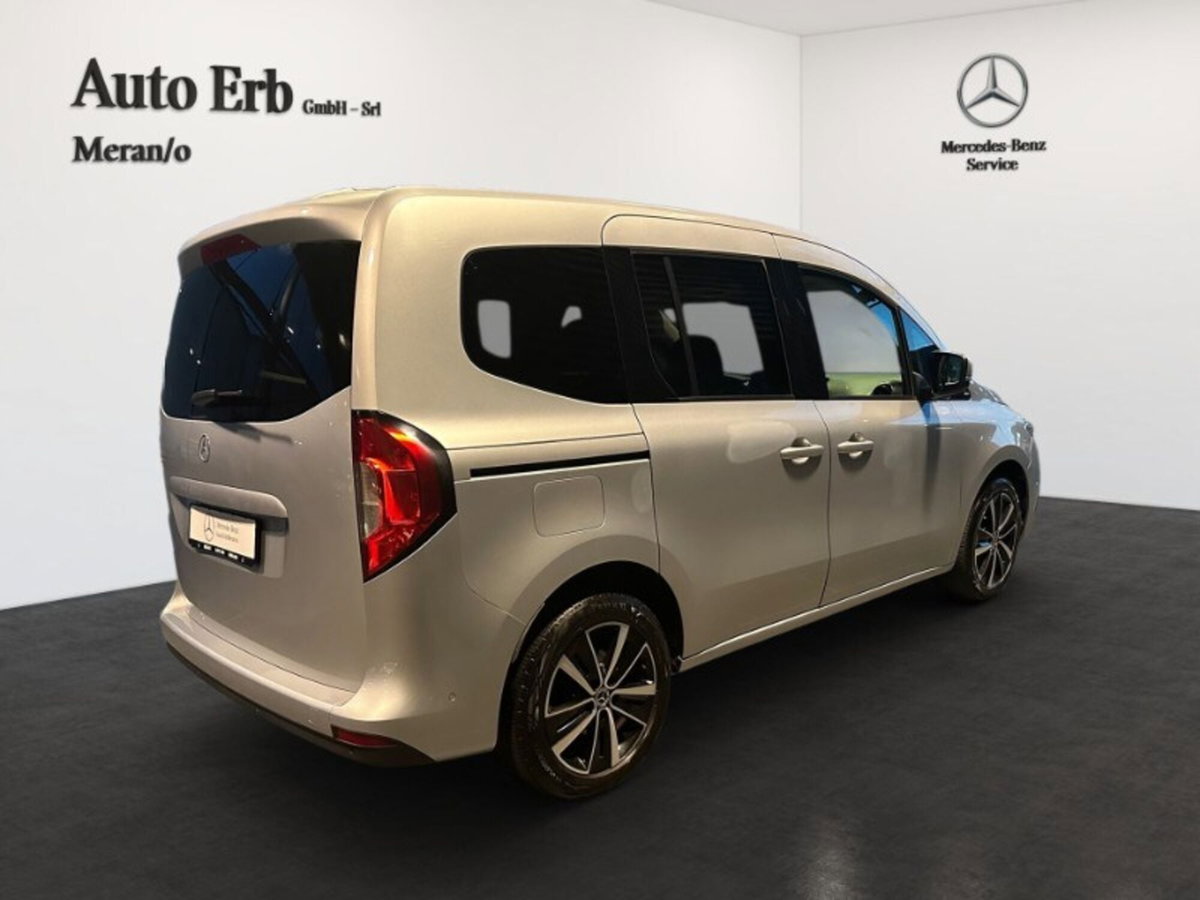 Mercedes-Benz Classe T T Long 180d Premium (3)