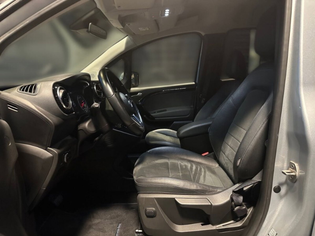 Mercedes-Benz Classe T T Long 180d Premium (7)