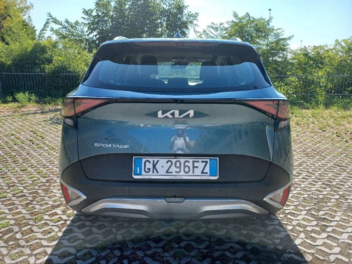Kia Sportage 1.6 crdi mhev Business dct (3)