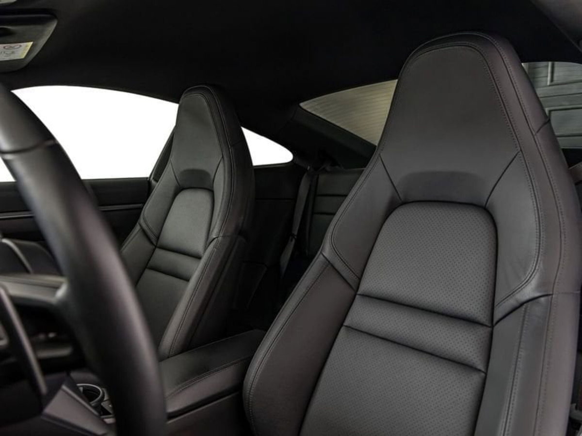 Porsche 911 Coupé Carrera 4S (18)
