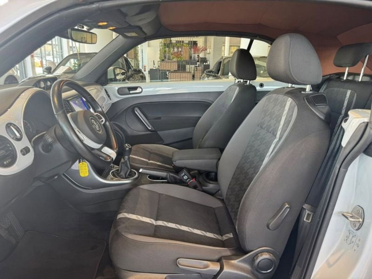 Volkswagen Maggiolino Cabrio 2.0 TDI Design BlueMotion Technology (16)