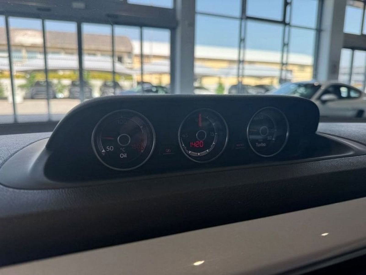 Volkswagen Maggiolino Cabrio 2.0 TDI Design BlueMotion Technology (19)