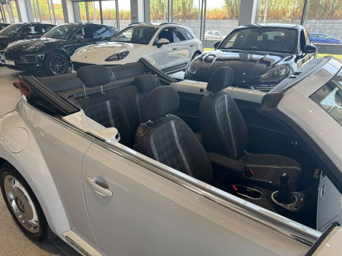Volkswagen Maggiolino Cabrio 2.0 TDI Design BlueMotion Technology (6)