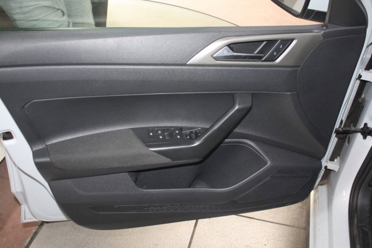 Volkswagen Polo 1.0 TSI DSG 5p. Sport BlueMotion Technology (9)