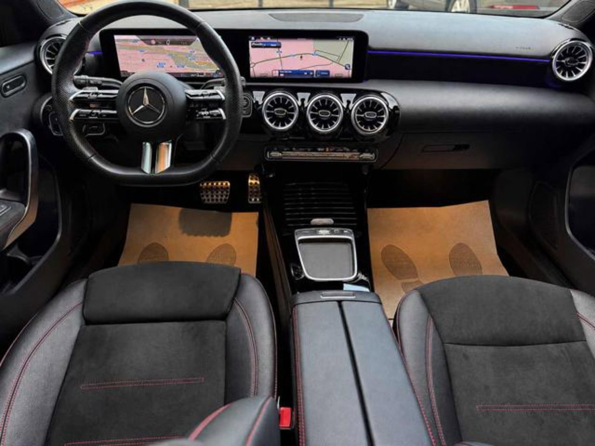 Mercedes-Benz Classe A Sedan 200 d AMG Line Premium Plus auto (11)