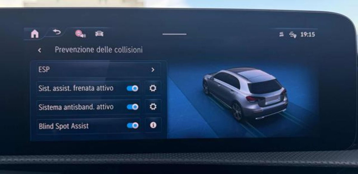 Mercedes-Benz Classe A Sedan 200 d AMG Line Premium Plus auto (16)