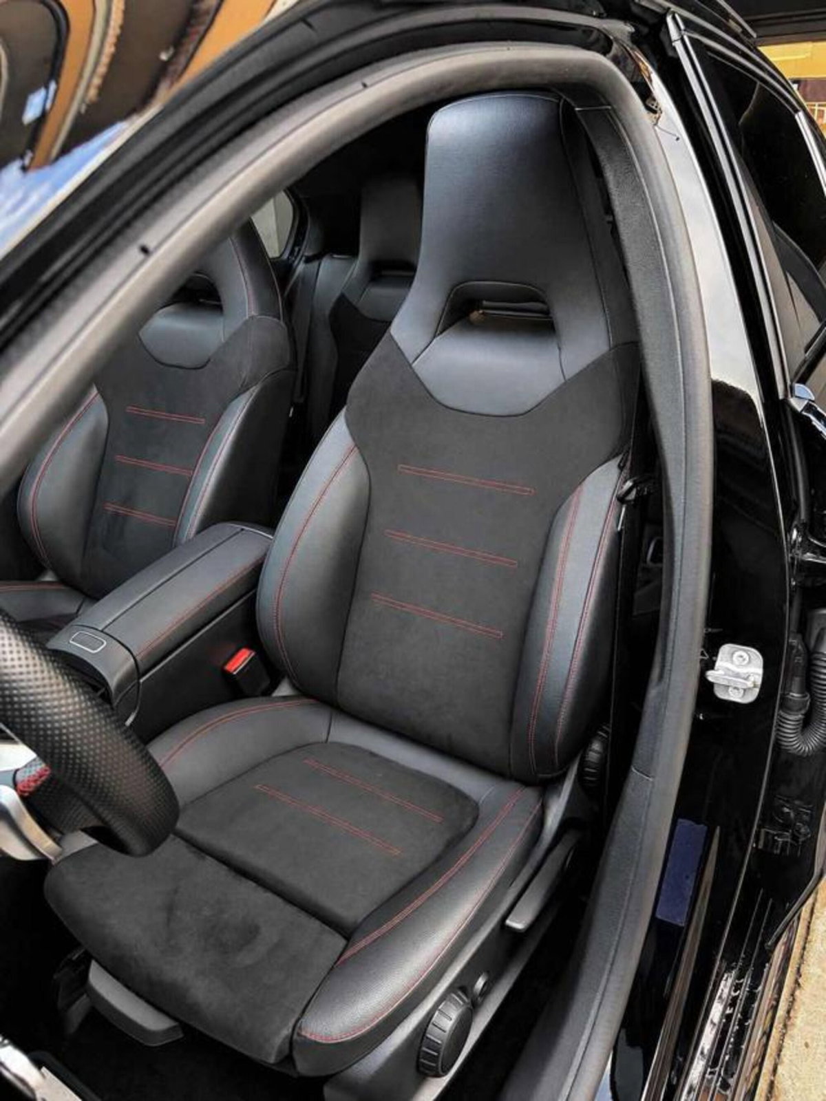 Mercedes-Benz Classe A Sedan 200 d AMG Line Premium Plus auto (18)