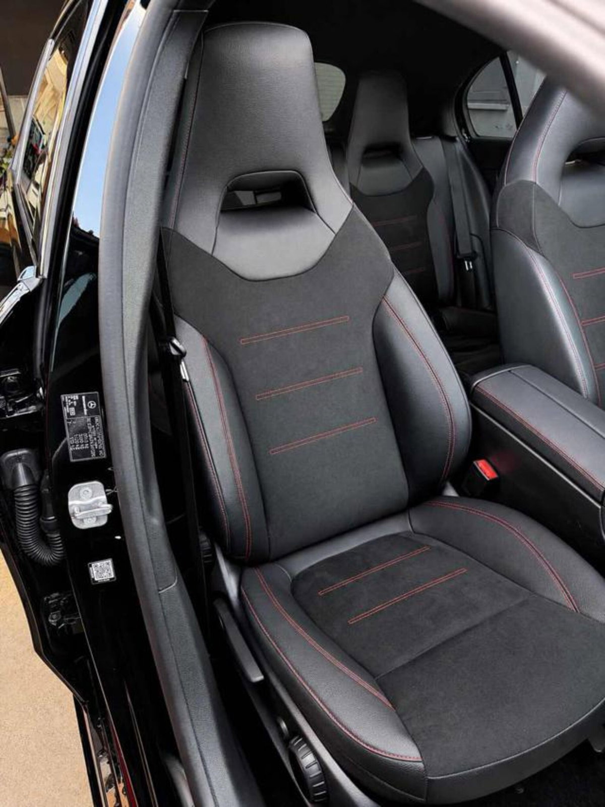 Mercedes-Benz Classe A Sedan 200 d AMG Line Premium Plus auto (19)