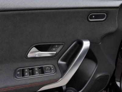 Mercedes-Benz Classe A Sedan 200 d AMG Line Premium Plus auto (9)