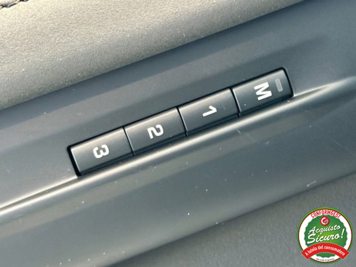 Land Rover Range Rover Evoque 2.0D I4-L.Flw 150 CV AWD Auto HSE (10)
