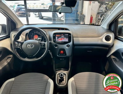 Toyota Aygo Connect 1.0 VVT-i 72 CV 5 porte x-play MMT (10)