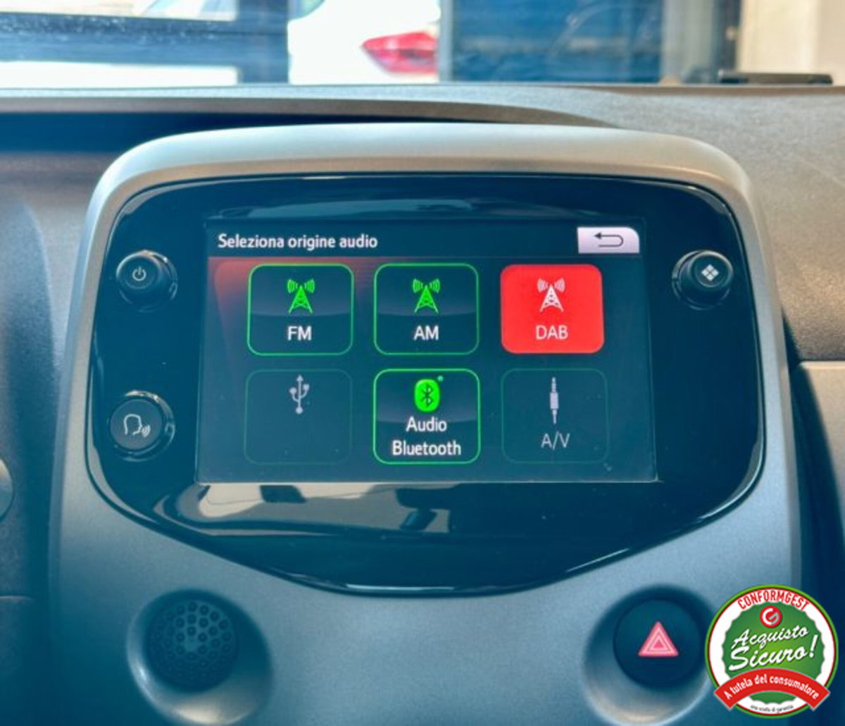 Toyota Aygo Connect 1.0 VVT-i 72 CV 5 porte x-play MMT (16)