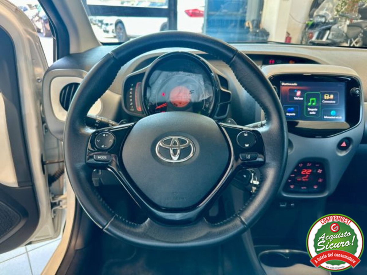 Toyota Aygo Connect 1.0 VVT-i 72 CV 5 porte x-play MMT (17)