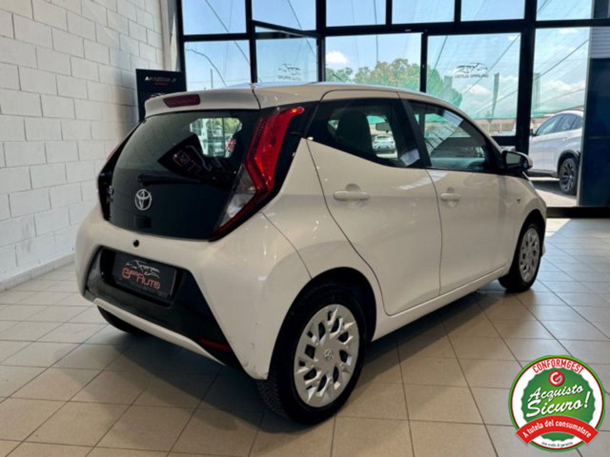 Toyota Aygo Connect 1.0 VVT-i 72 CV 5 porte x-play MMT (4)