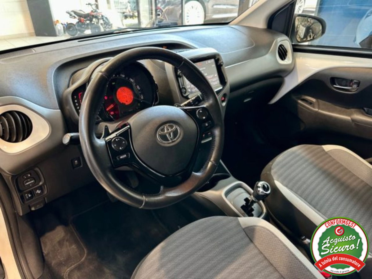 Toyota Aygo Connect 1.0 VVT-i 72 CV 5 porte x-play MMT (8)