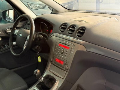 Ford Galaxy 2.0 TDCi 140 CV Ghia (15)