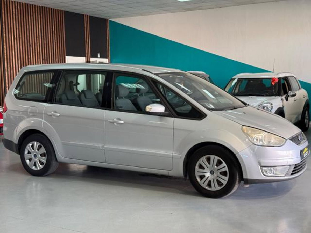 Ford Galaxy 2.0 TDCi 140 CV Ghia (17)