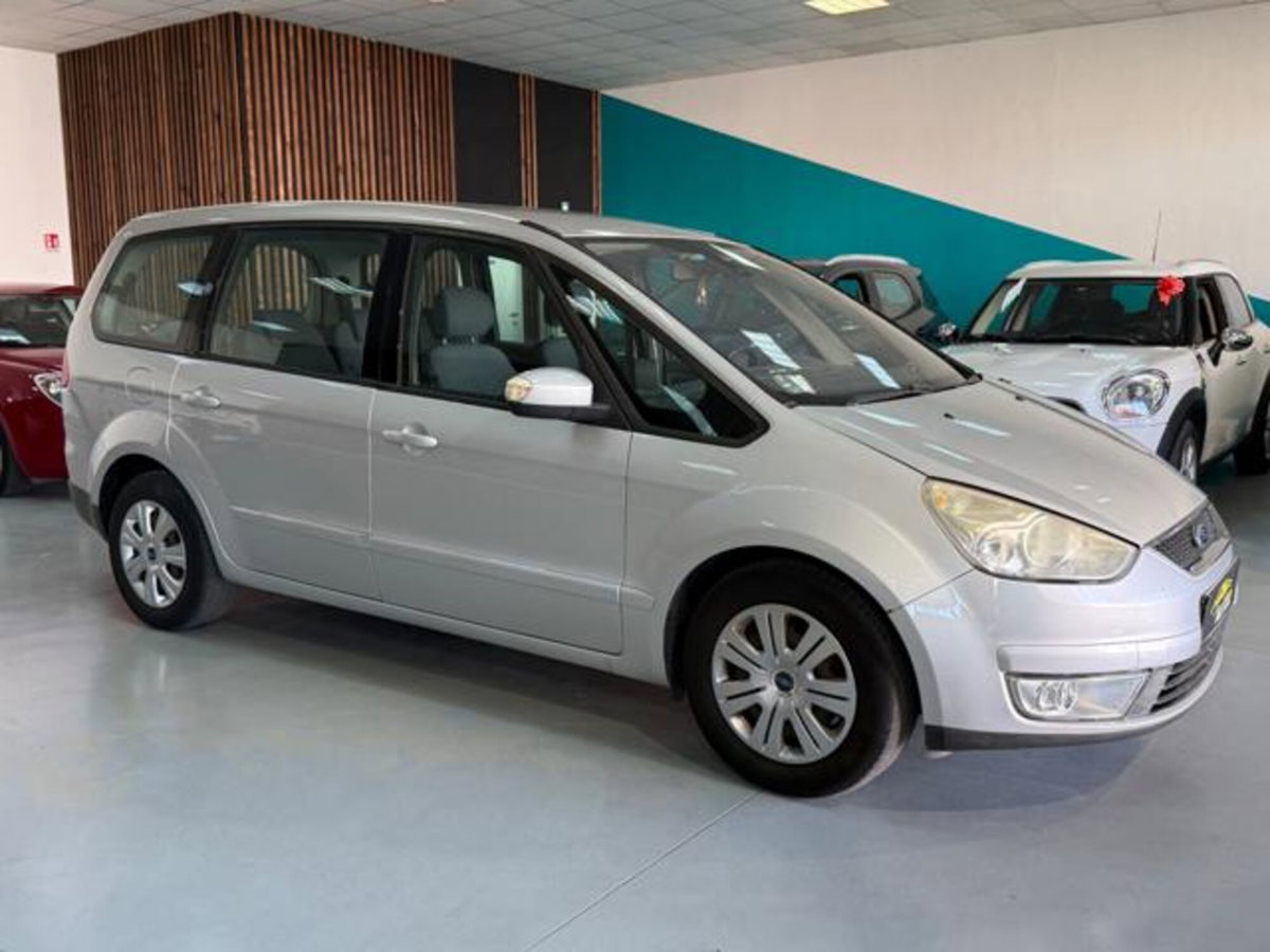 Ford Galaxy 2.0 TDCi 140 CV Ghia (4)